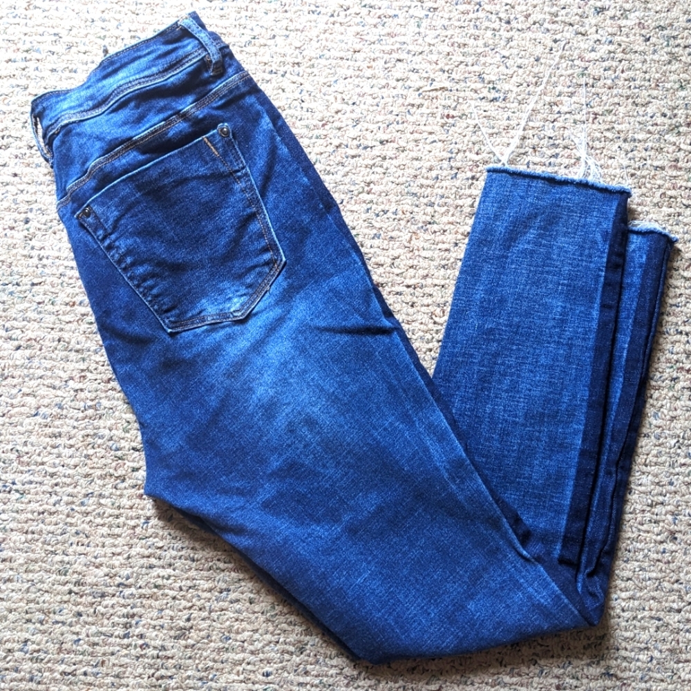a loves a Denim Jeans Fray Hem Dark Wash Line Down Outside NICE Sz 29